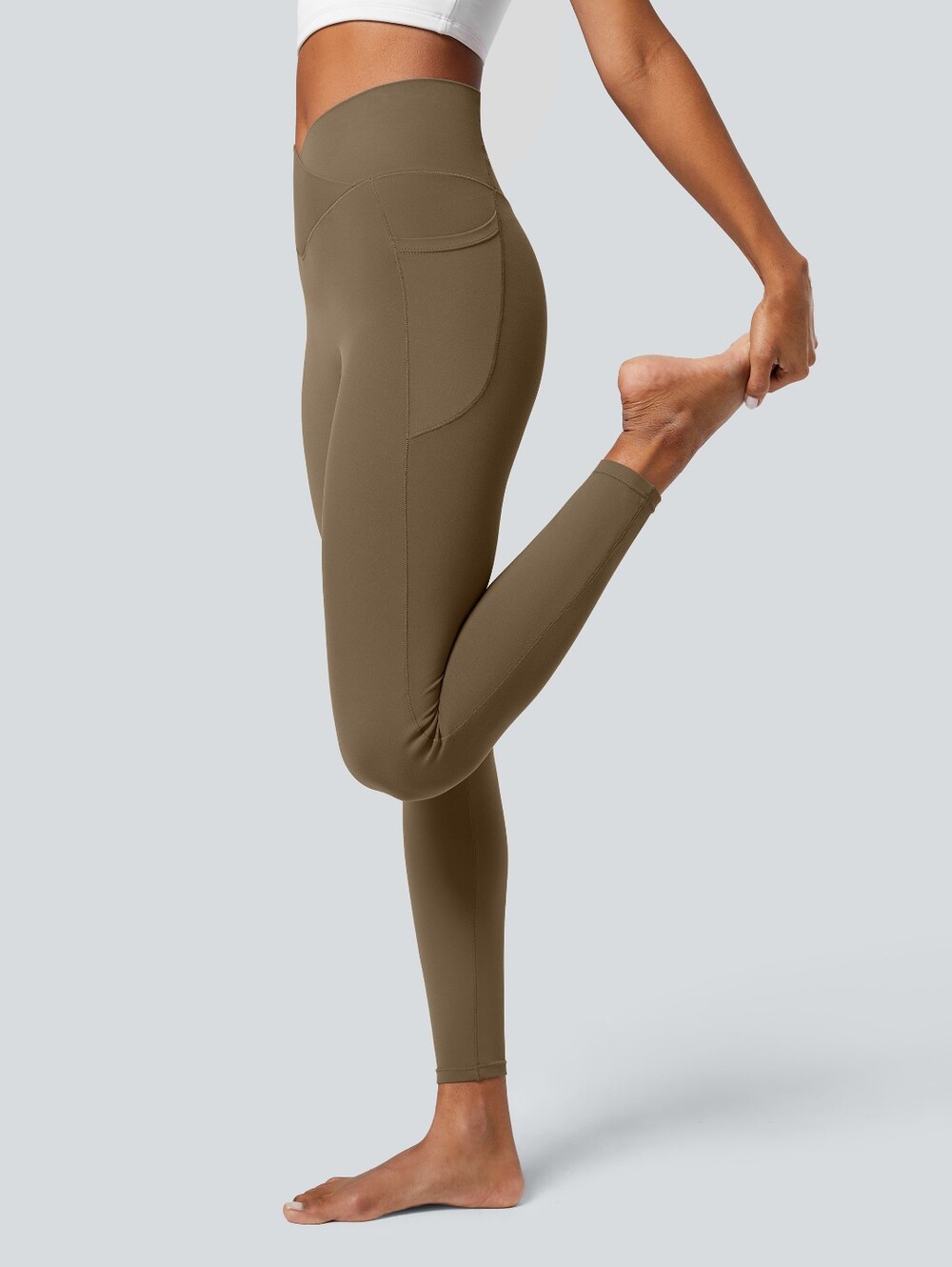 Halara SoftlyZero Crossover 7/8 Pocket Plain Legging Small Chestnut Brown
